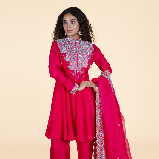 Glamorous Pink Top Set with Pearl, Zar & Thread Work Dupatta